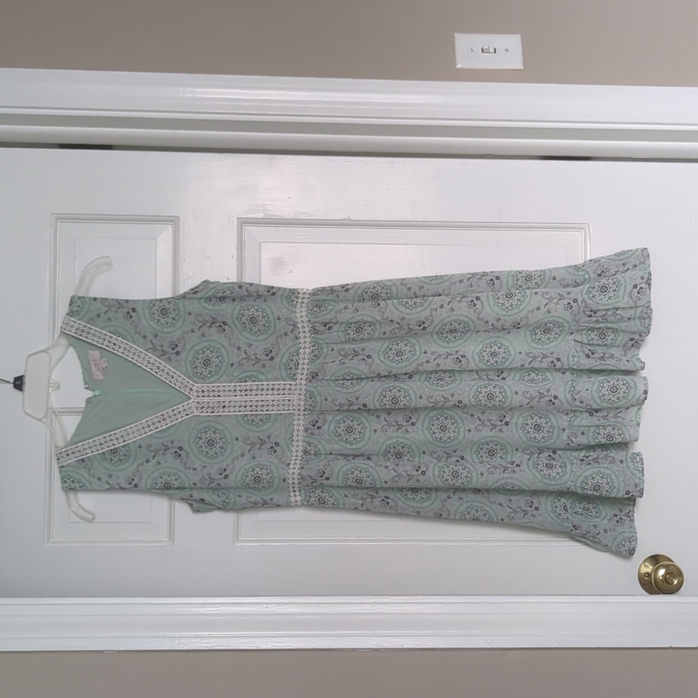 LOFT Outlet Mint Green, floral medallion print dress, size 4
